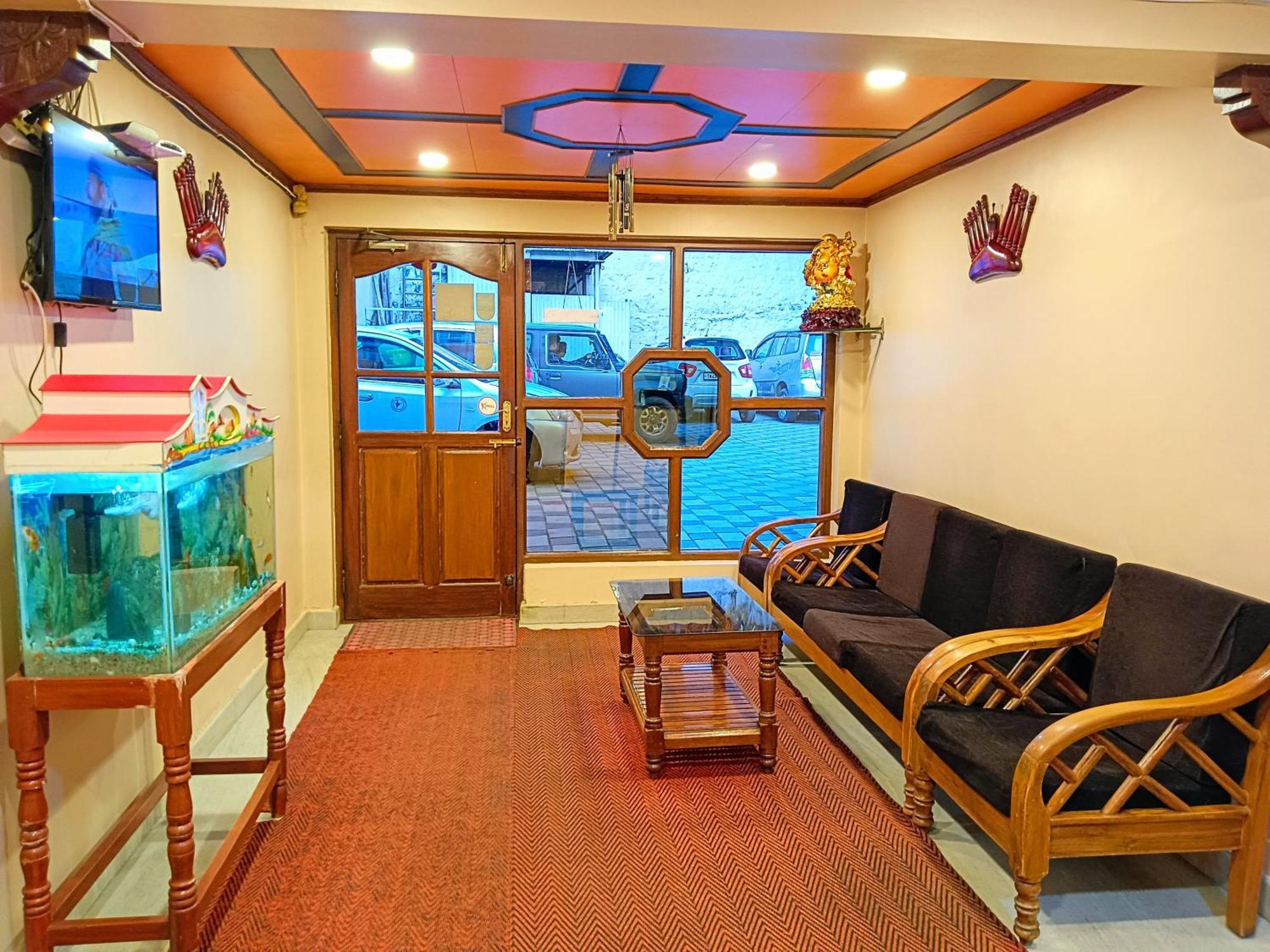 Bn Tourist Home Ooty Eksteriør billede